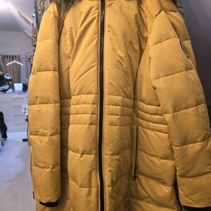 Elegant Yellow Puffer Jacket for Women